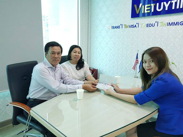 Khách hàng Việt Uy Tín nhận được Visa Mỹ diện thăm thân 