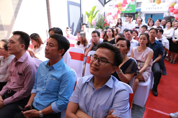 Rất đông Quý đối tác, khách hàng và cơ quan ban ngành tham dự sự kiện khai trương Rất đông Quý đối tác, khách hàng và cơ quan ban ngành tham dự sự kiện khai trương