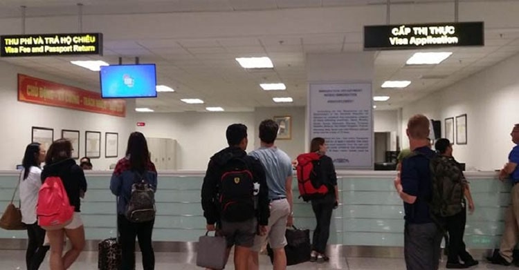 Nhận thị thực tại sân bay quốc tế Việt Nam