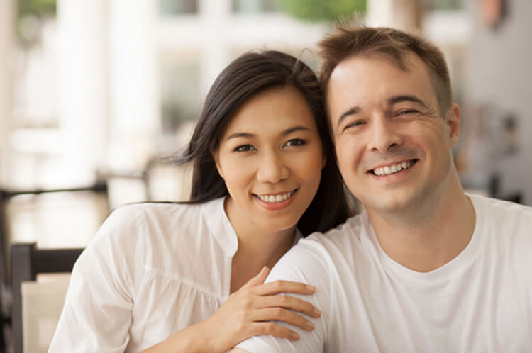 Xin cấp thẻ tạm trú cho chồng là người nước ngoài cần có giấy chứng nhận đăng ký kết hôn tại Việt Nam