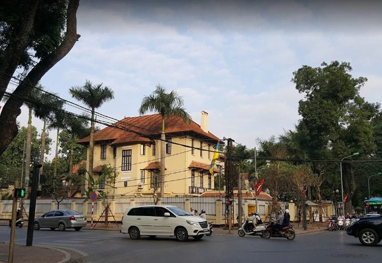Chỉ có một nơi duy nhất tiếp nhận hồ sơ xin visa là Đại sứ quán Ukraina tại Hà Nội